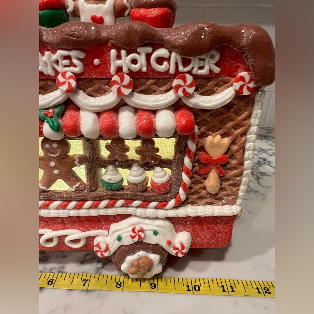 Valerie Parr Hill Christmas Gingerbread Food Truck Illuminated Lighted EUC - Picture 3 of 8